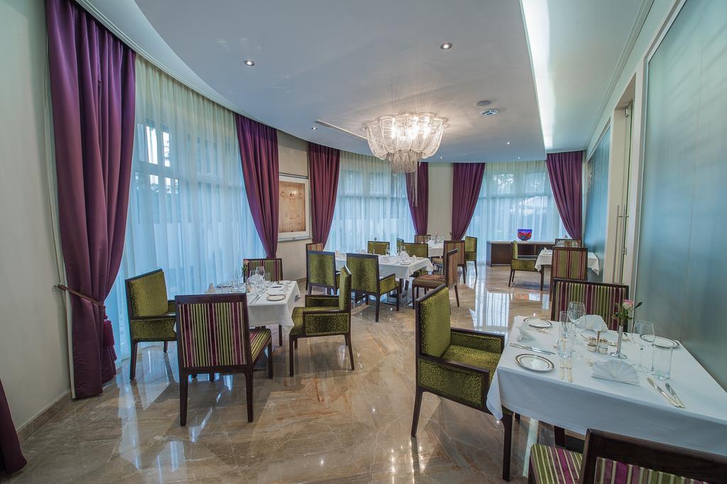 The George Hotel لاغوس المظهر الخارجي الصورة